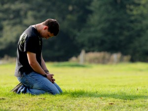 Young-man-in-prayer